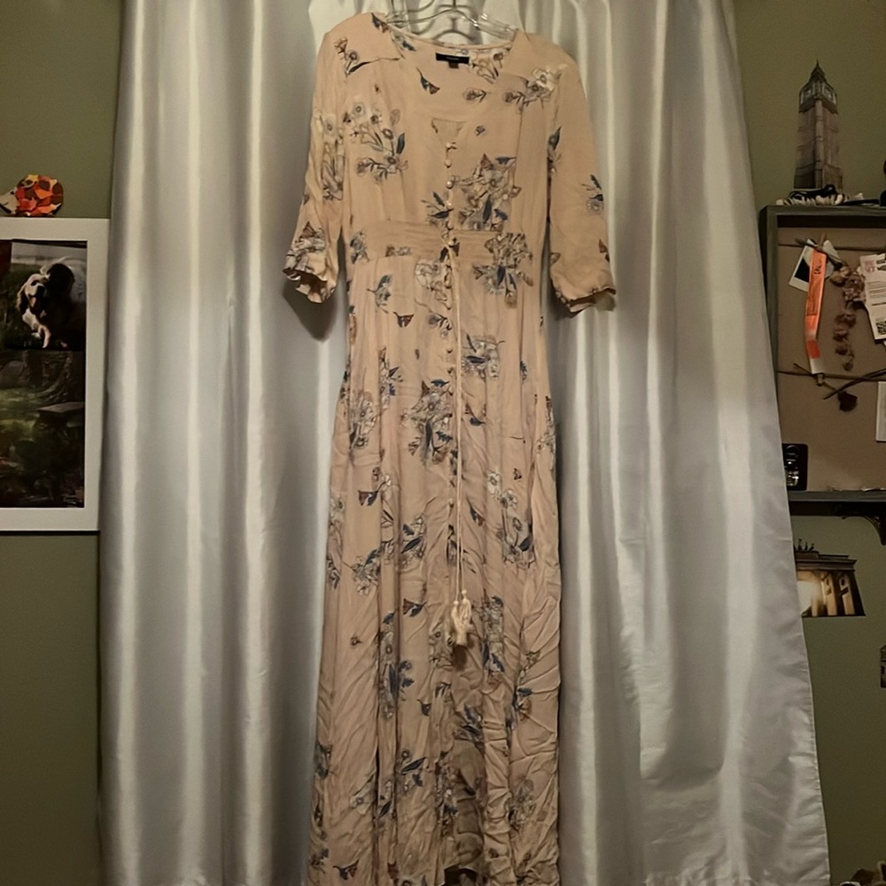 ANNABELLE - Flowy Maxi Dress